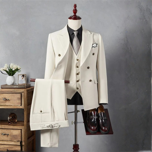 Traje blanco de tres piezas